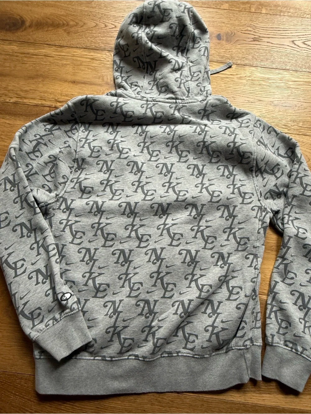 Nike YOUTH set of 2 Gray hoodies size Large